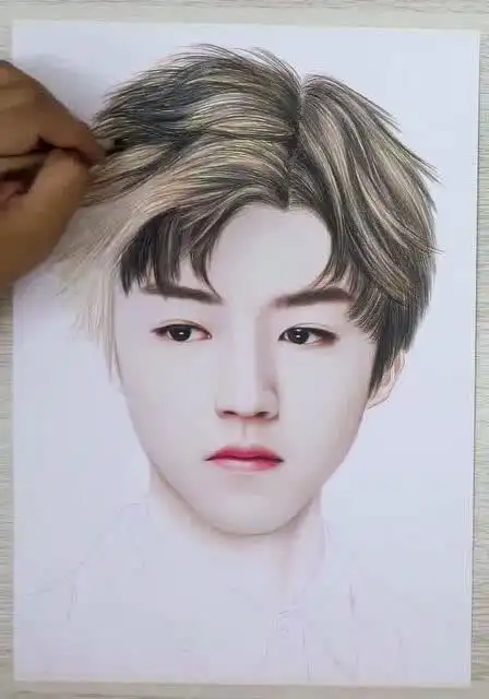 高手彩铅手绘王俊凯,真是太像了,佩服