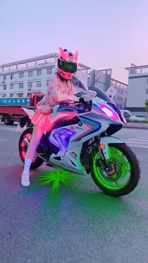 火箭少女的同款机车,这也太帅了吧!