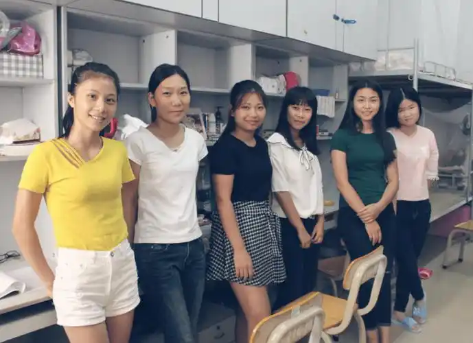 男生宿舍其乐融融,女生宿舍却像《甄嬛传》,背后的原因是什么?