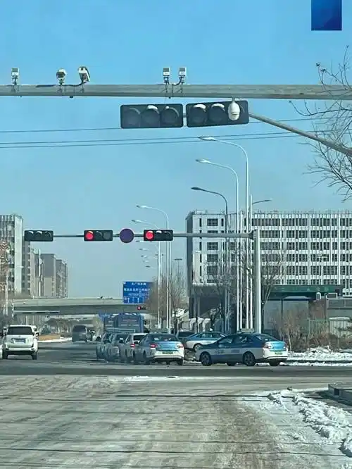 "内蒙古多地新能源出租车也存在"换电焦虑"_赤峰_车辆_情况