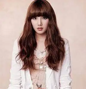 板栗色染发,要这样去打造,更显女神范儿凸显!