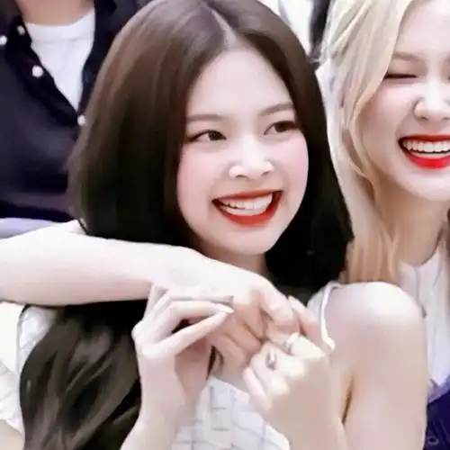 blackpink四人团头