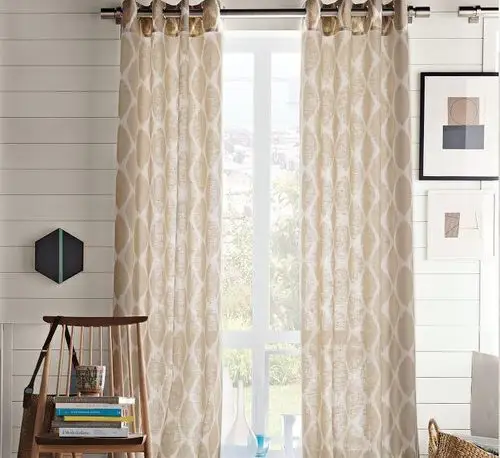 卧室罗马杆窗帘装修效果图