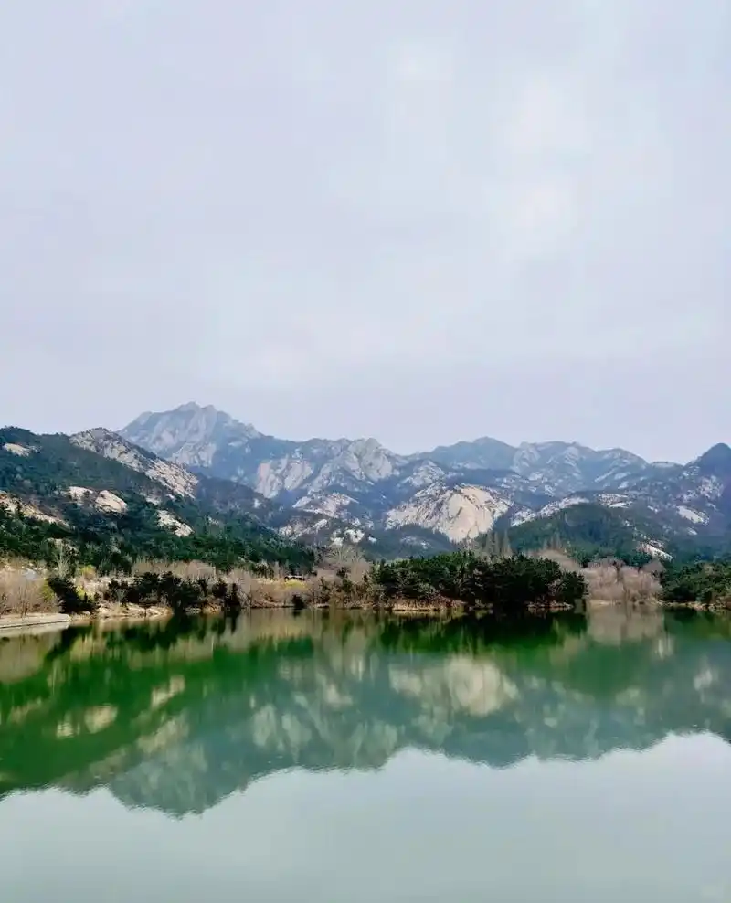 省昆嵛山旅游区分为泰礴顶,九龙池,无染寺,烟霞洞,岳姑殿五大