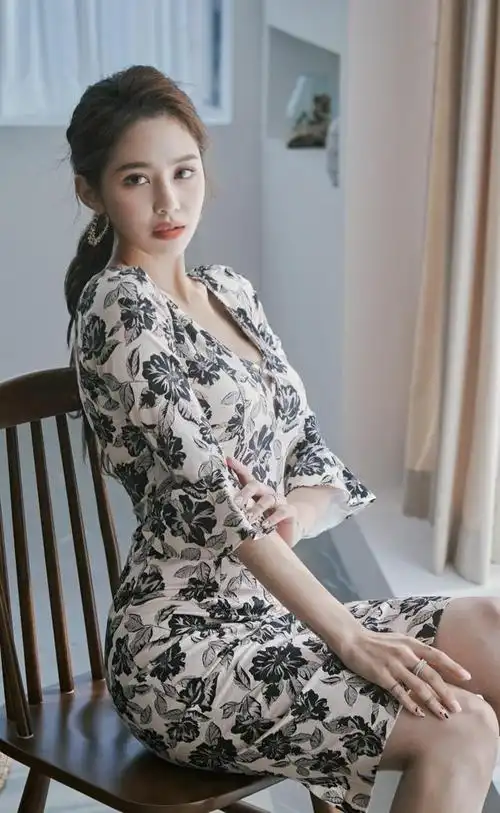 印花早已是一种时尚,它简单大方,能展现个性与魅力,对于本身就女人味