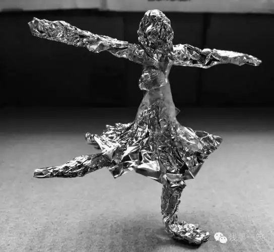 《玩美课堂 手把手教你做锡箔纸雕塑》