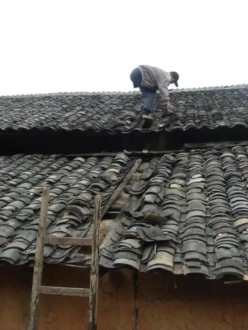 回家见闻之二—检修瓦房 - 余昌国的日志 - 网易博客