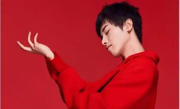 《明日之子》三季导师,谦虚又努力,一起来见证华晨宇的独特魅力_音乐