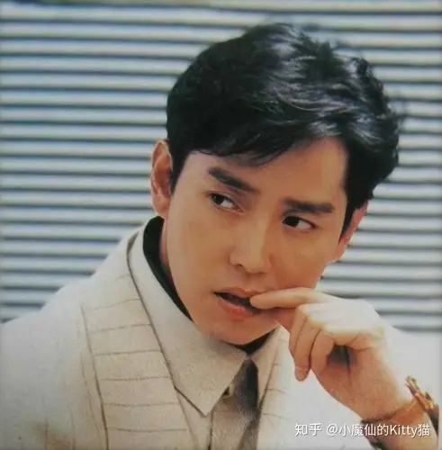 谭咏麟年轻时期的颜值现在出道能排在什么位置?