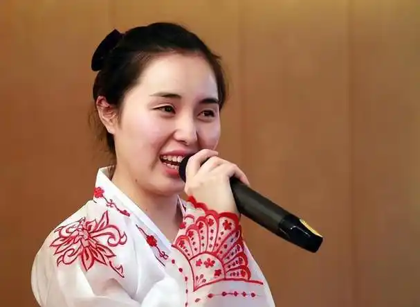 朝鲜女孩在中国打工受欢迎!坦言:收入稳定,回国相亲更有面子_网易订阅