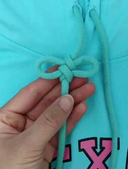 卫衣绳子打结方法 卫衣绳子系法