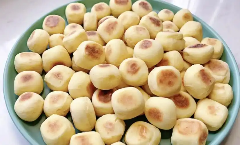 在家自制健康小零食~不加一滴水和油!平底锅就能做秘奶香小馒头!