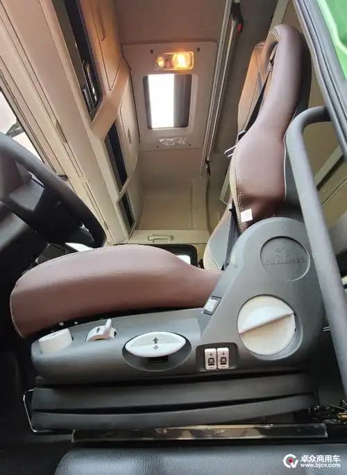 【原创】载货新选择——一汽解放j7 8x4载货车河南上市 - 卡车 - 卓众