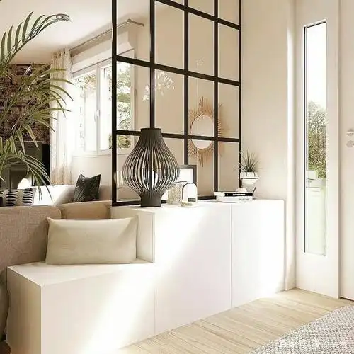 没有玄关的空间,也可以用半墙加上玻璃隔断的设计,来隔出一个单独的