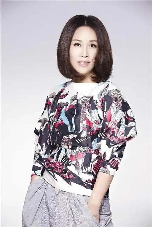 网曝《蒙面唱将》新照 那英疑似转战"蒙面"唱歌