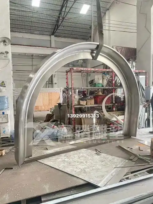 316不锈钢双曲弧形门套 墙体造型装饰  酒店弧形不锈钢拱门门头