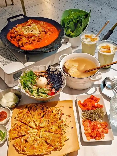 韩国帅气欧巴在广州岗顶开了一家高颜值韩国料理【normal flow61