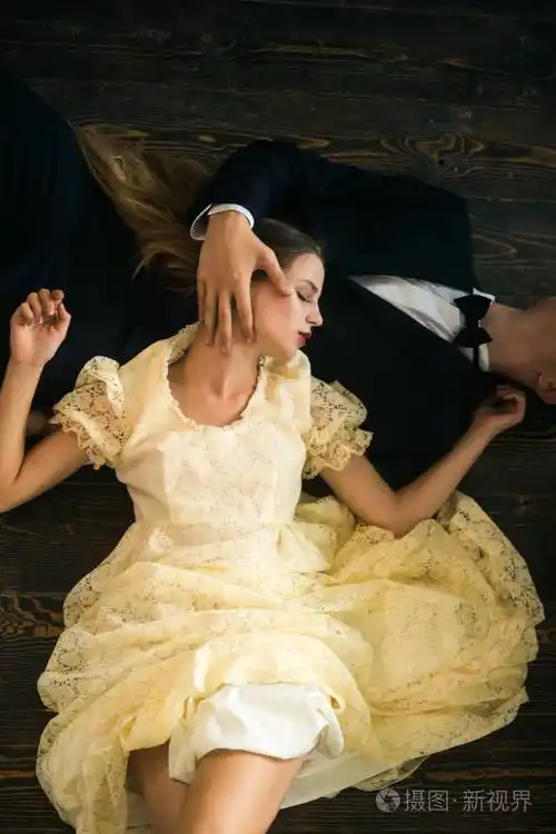 情人节.爱.美丽的夫妇的日期.时尚男女都在约会.时尚夫妇在一起.