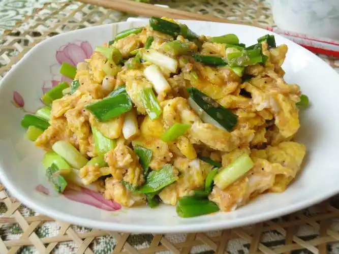 虾酱炒鸡蛋的做法_简单美味—虾酱炒鸡蛋_美食天下