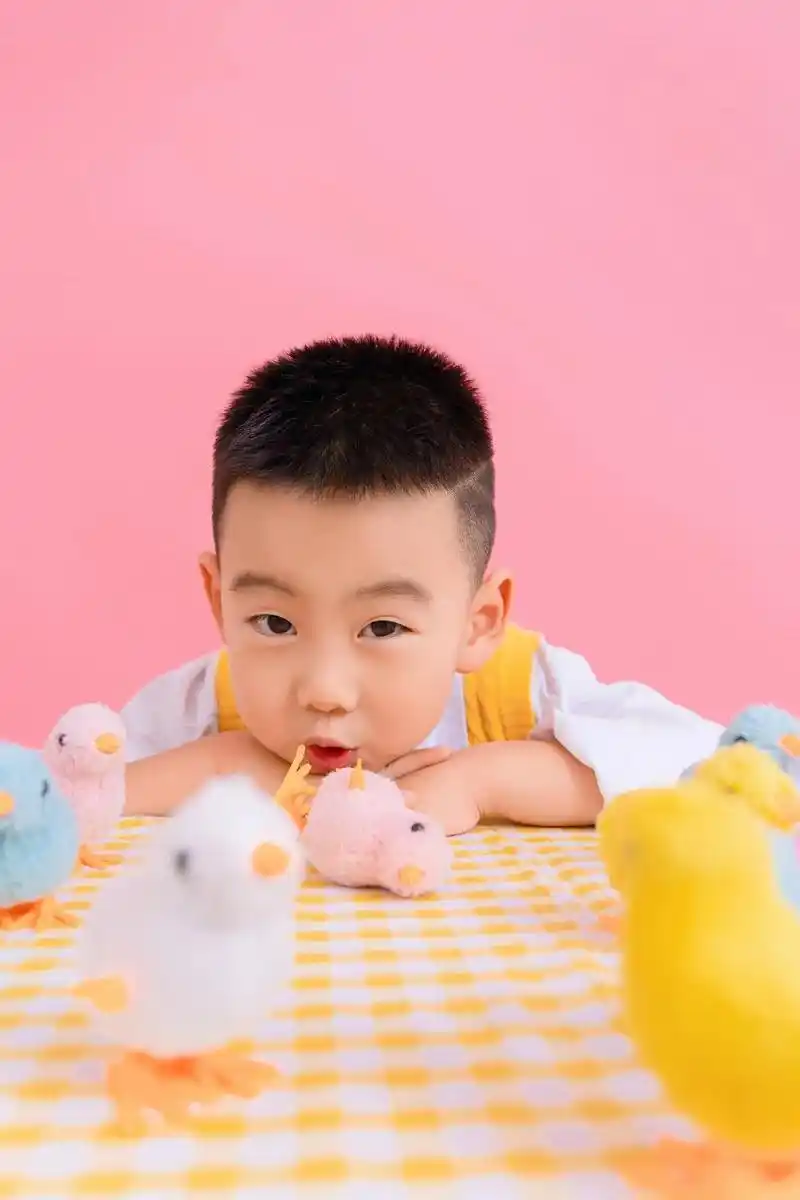 阳光小男孩 四周岁照片— 阳光小鸡篇 - 抖音