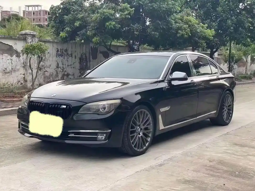 2015年宝马750li