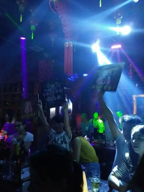 张家界朋友圈音乐酒吧