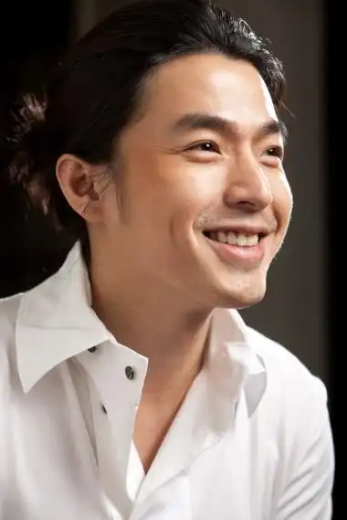 李威_演员_作品_个人资料_简历_生日_经历_留言 - 酷乐米