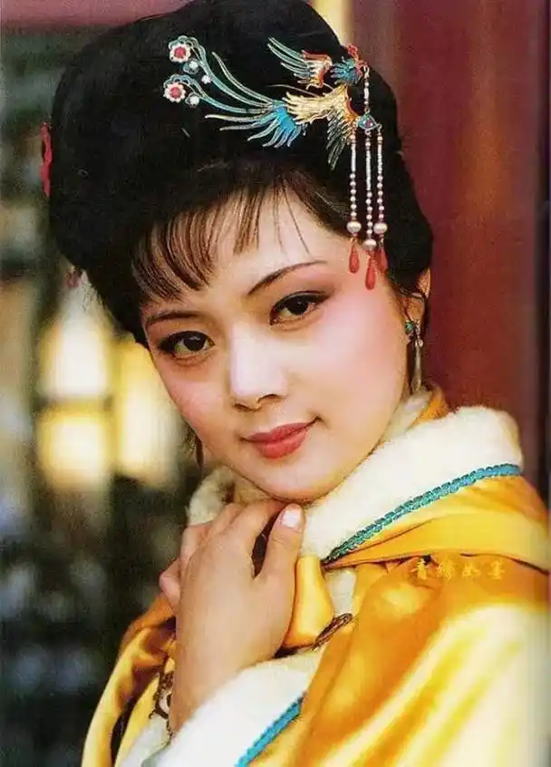 87版红楼梦之薛宝钗剧照