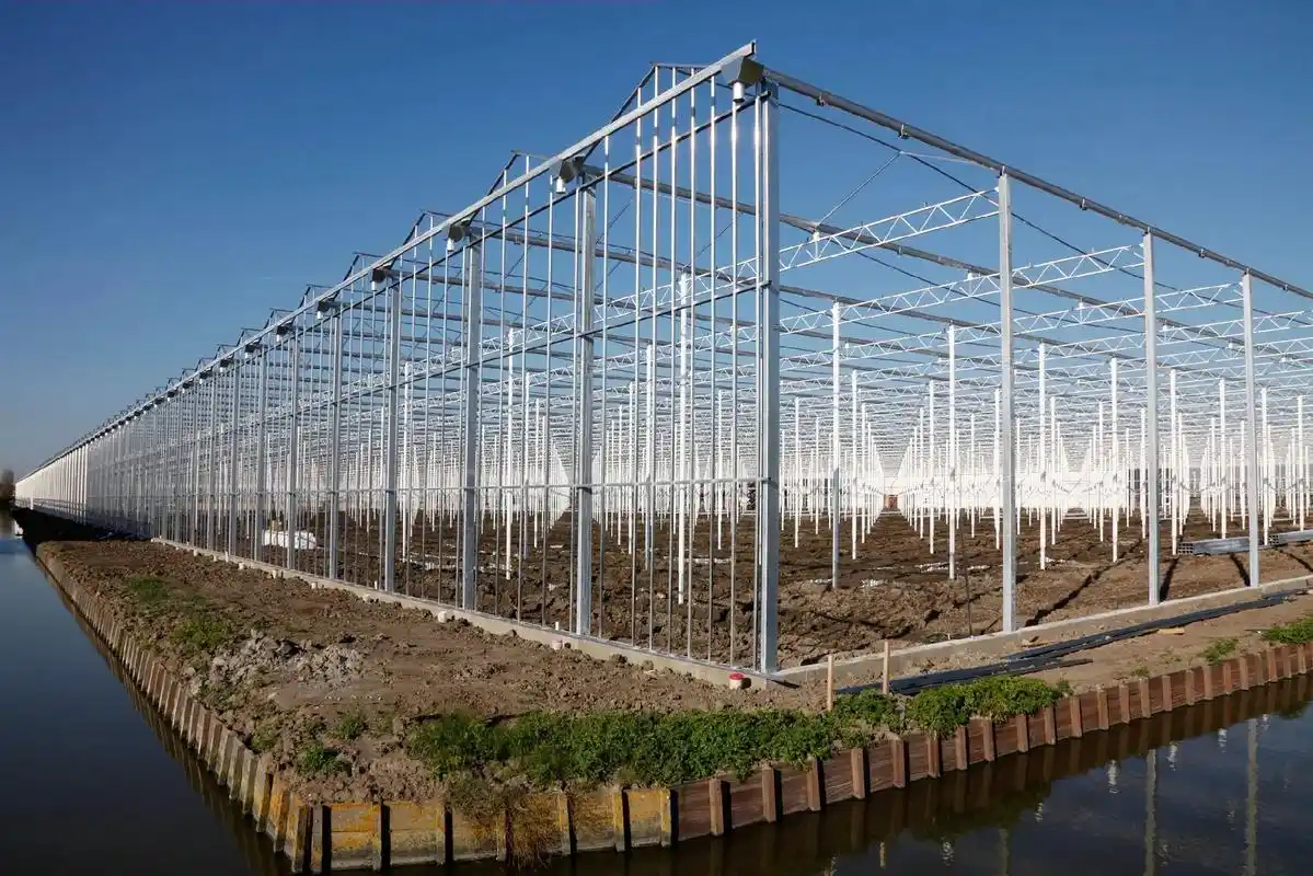 连栋温室大棚建造.