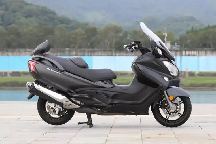 对标tmax豪华舒适的巡航踏板车铃木天浪650进入国内售价1768万