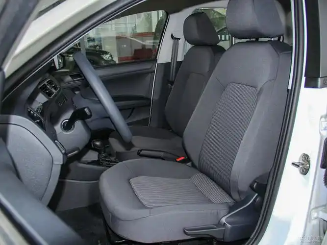 6l 手动豪华版内饰怎么样 桑塔纳购车手册_太平洋汽车