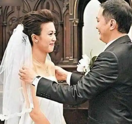 周峻纬老婆唐宁 22岁周峻纬晒老婆-蟋蟀号,争做互联网的一股清流