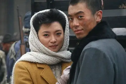 2008年的朱亚文凭借一部电视剧一个角色收获赞誉无数