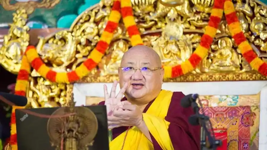 节选自夏坝活佛《金刚萨埵忏悔修法导论》我们时时刻刻在造恶业,因此