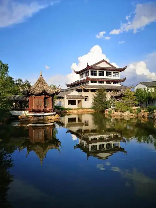 观鱼处唯美倒影