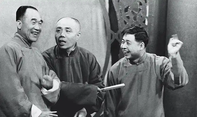 侯宝林年轻时说相声就不带脏字,杜绝庸俗笑料,可称出淤泥而不染_天津