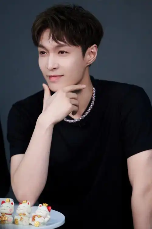 张艺兴##盒子里的猫开播