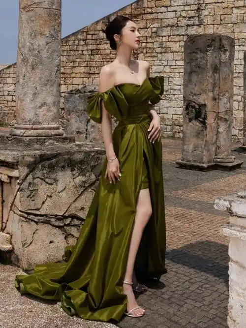 被黑龙江美女董璇惊艳到!穿抹胸裙变"大号水蜜桃",性感又迷人