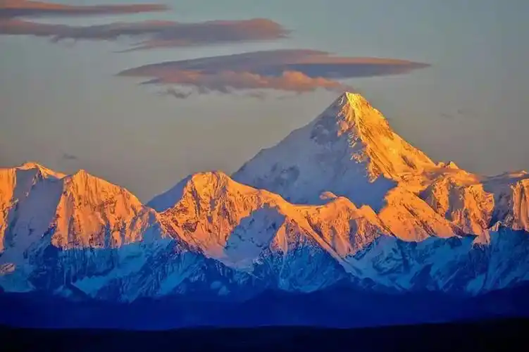 精彩视频分享《航拍中国》第二季四川甘孜篇,每个镜头你都很熟悉!