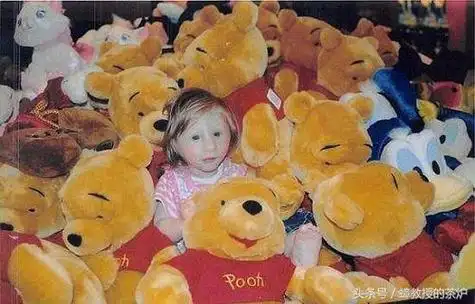 世界上最小的人类是哪些14岁身高50厘米坐下时与可乐高度差不多