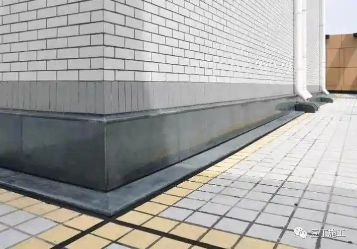 细石混凝土圆弧泛水做法