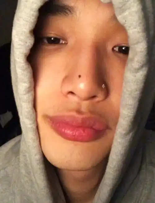 小眼睛厚嘴唇美式帅哥谁懂