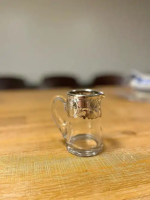 纯银镶口水晶杯