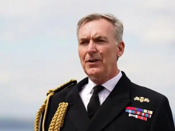 英国国防参谋长:海军上将托尼   拉达金爵士,一枚勋章彰显地位