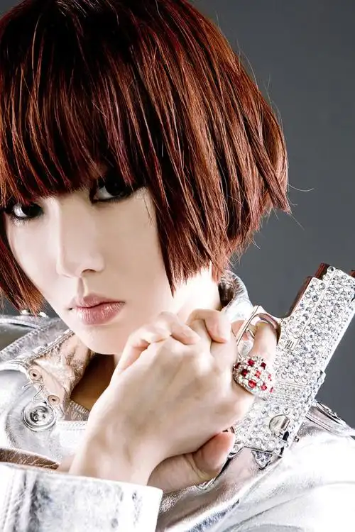 给我韩国歌星李贞贤avaholic 专辑中的她的最新造型的图片