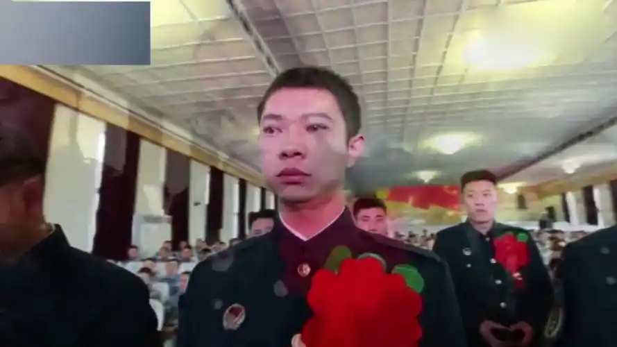 反串演员边姐,大家能看出他其实是男儿身吗?