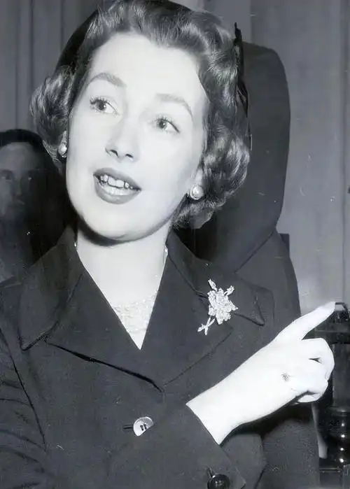 戴安娜讨厌16年的继母颜值比王妃更高也更优雅是真正的贵族