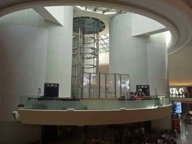 东方明珠塔内部