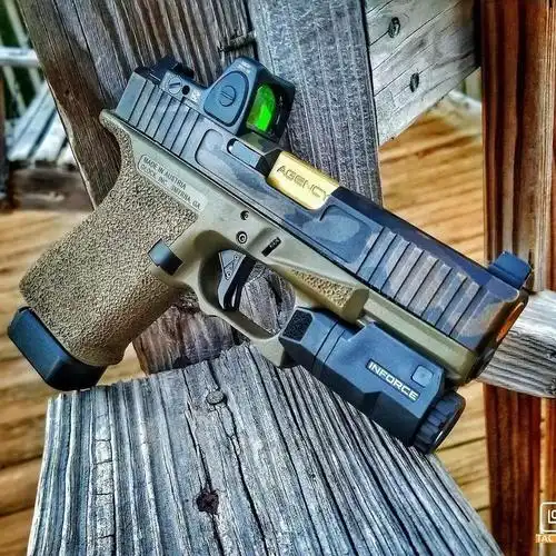 格洛克图集一把非军迷不用培训都可以打响的枪但是打的准不准就难说了