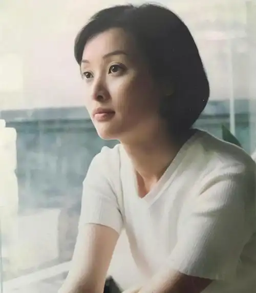 回顾吴越与陈建斌同居5年对方却娶了蒋勤勤这段感情值得吗